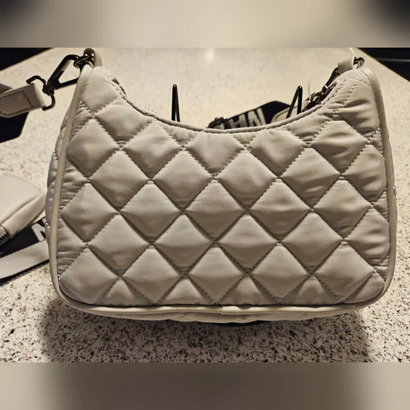 NWT Steve Madden 2 Pc Grey Quilted Convertable Crossbody Women's Bag - Picture 8 of 12